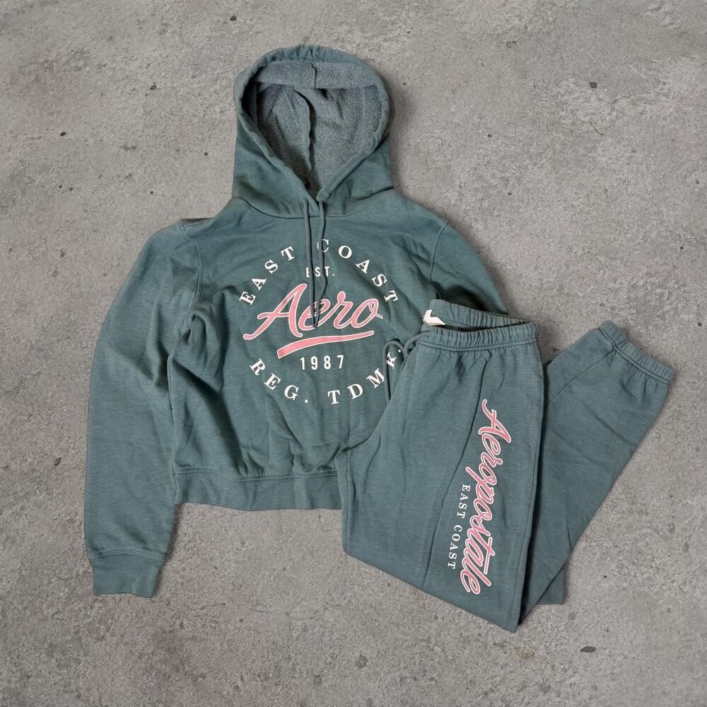 Women’s Aeropostale Green and Pink Sweatpants and Hoodie Set Size Large